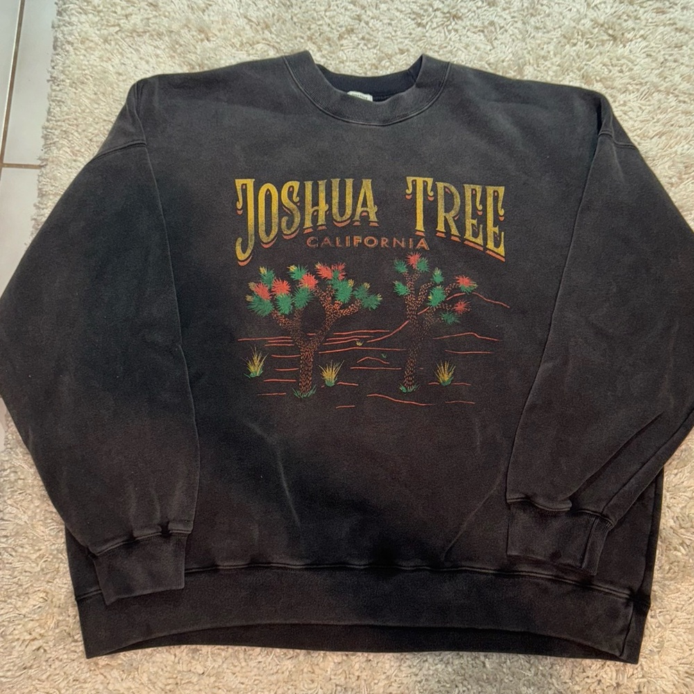 Abercrombie & Fitch Black Joshua Tree Graphic Crewneck Sweatshirt